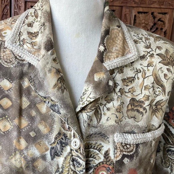 Vintage Paisley Floral Printed Button Down Blouse with Crochet Trim Boho Western - Picture 8 of 12